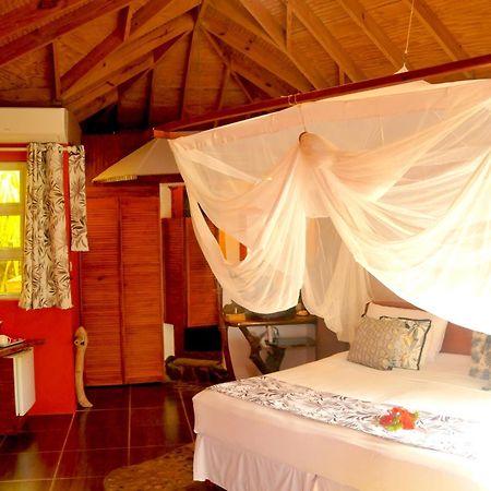 Mango Island Lodges Saint Joseph Exterior photo