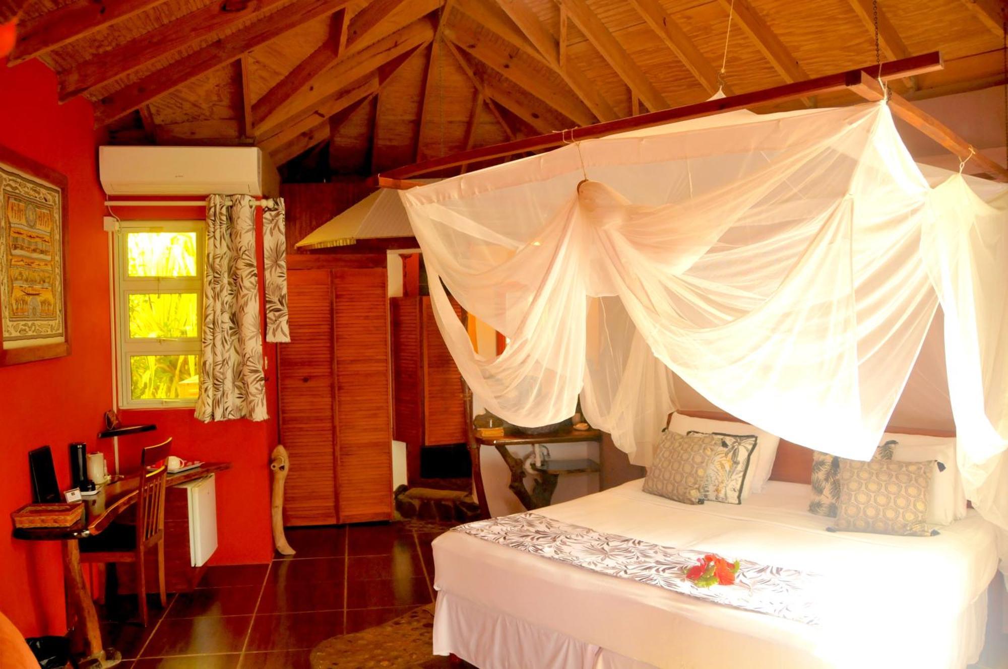 Mango Island Lodges Saint Joseph Exterior photo