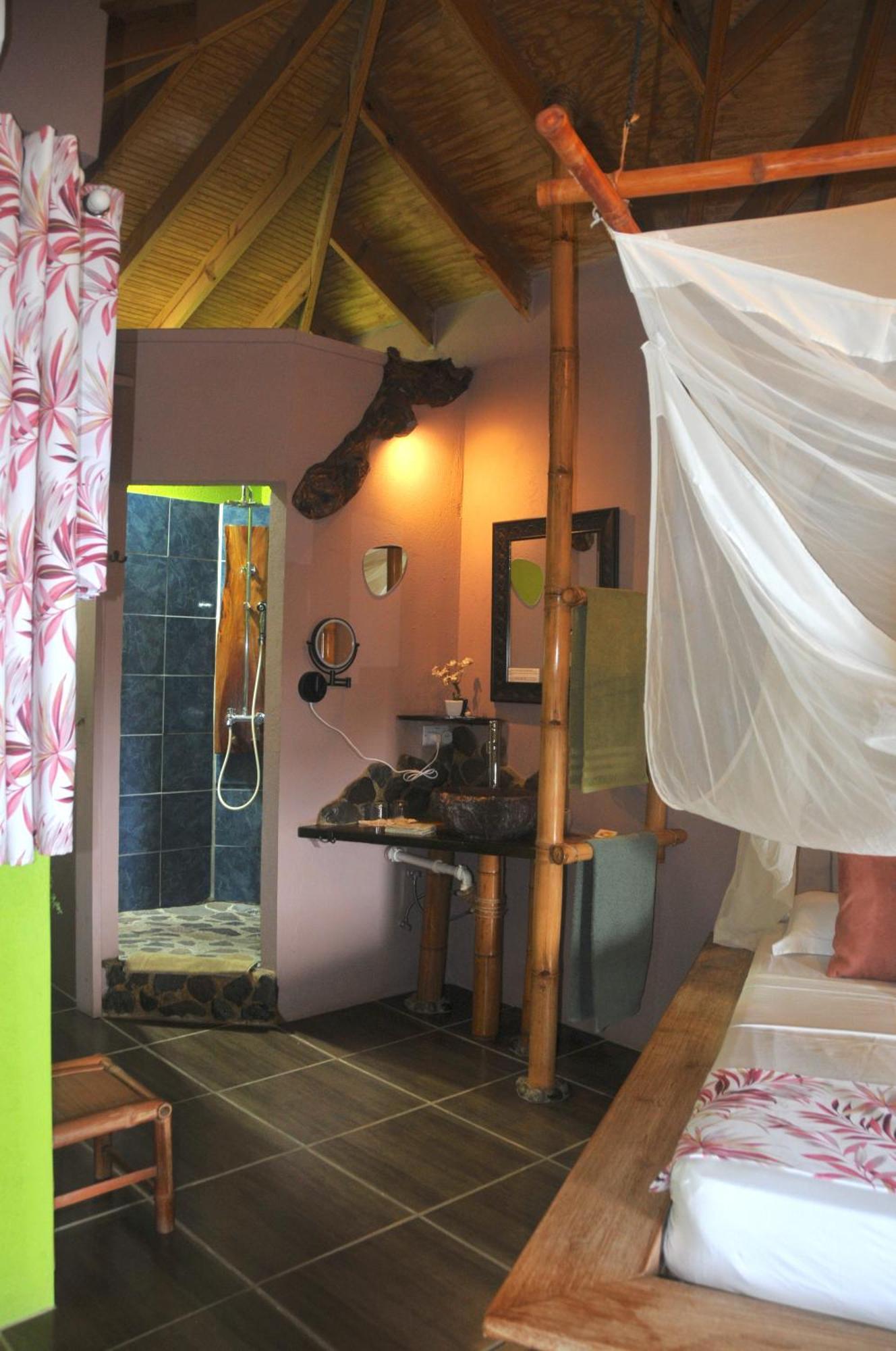 Mango Island Lodges Saint Joseph Exterior photo