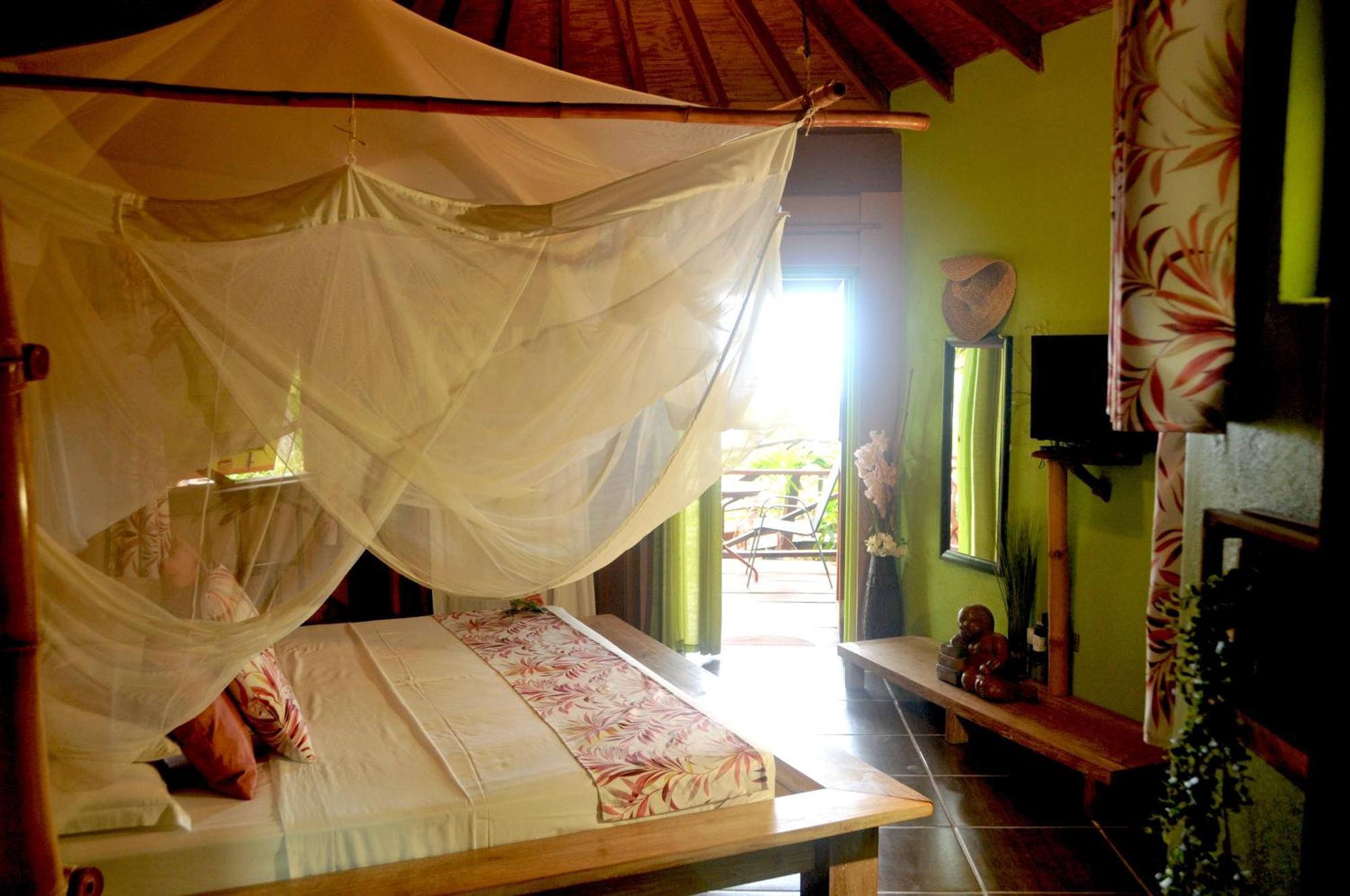 Mango Island Lodges Saint Joseph Exterior photo
