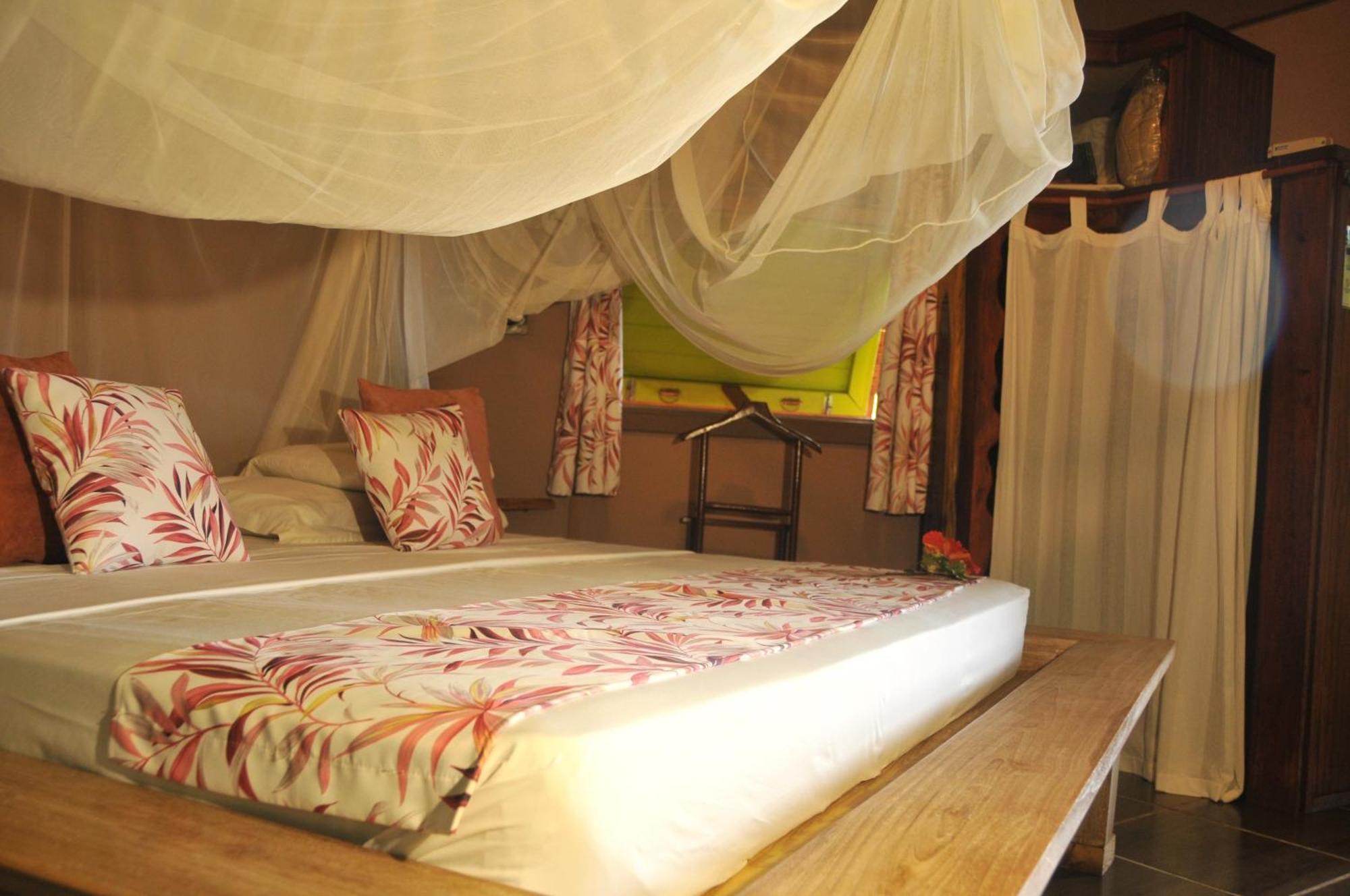 Mango Island Lodges Saint Joseph Exterior photo